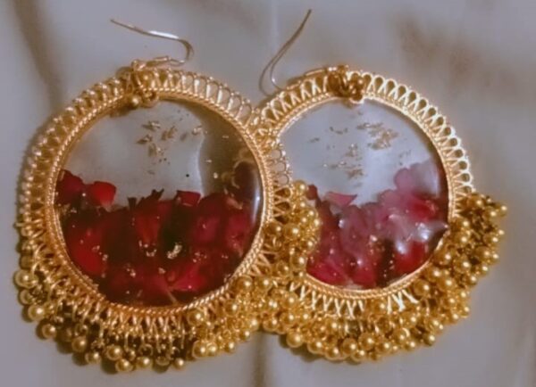 Half Rose resin earring - Image 4